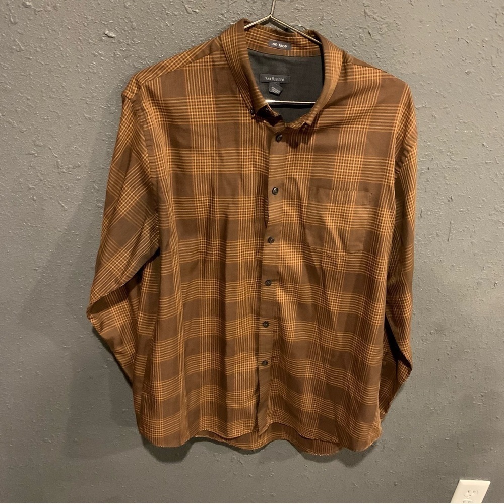 Men’s Van Heusen Dress Shirt